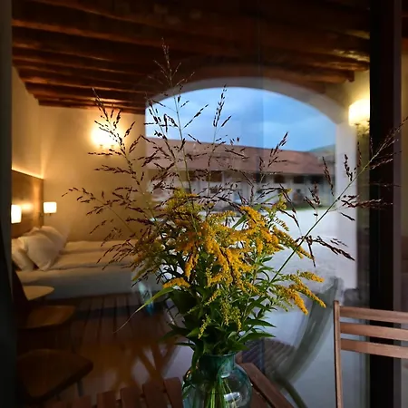 Di Modolo - Cortile Della Latteria *